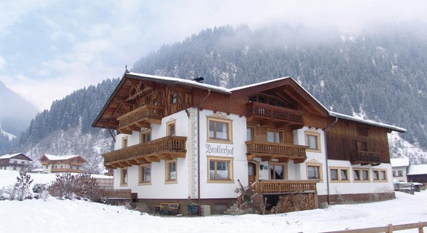 Brollerhof — 4-Star Luxury Hotel in Neustift Im Stubaital, Austria