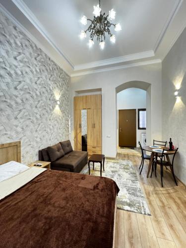 Silver Rooms