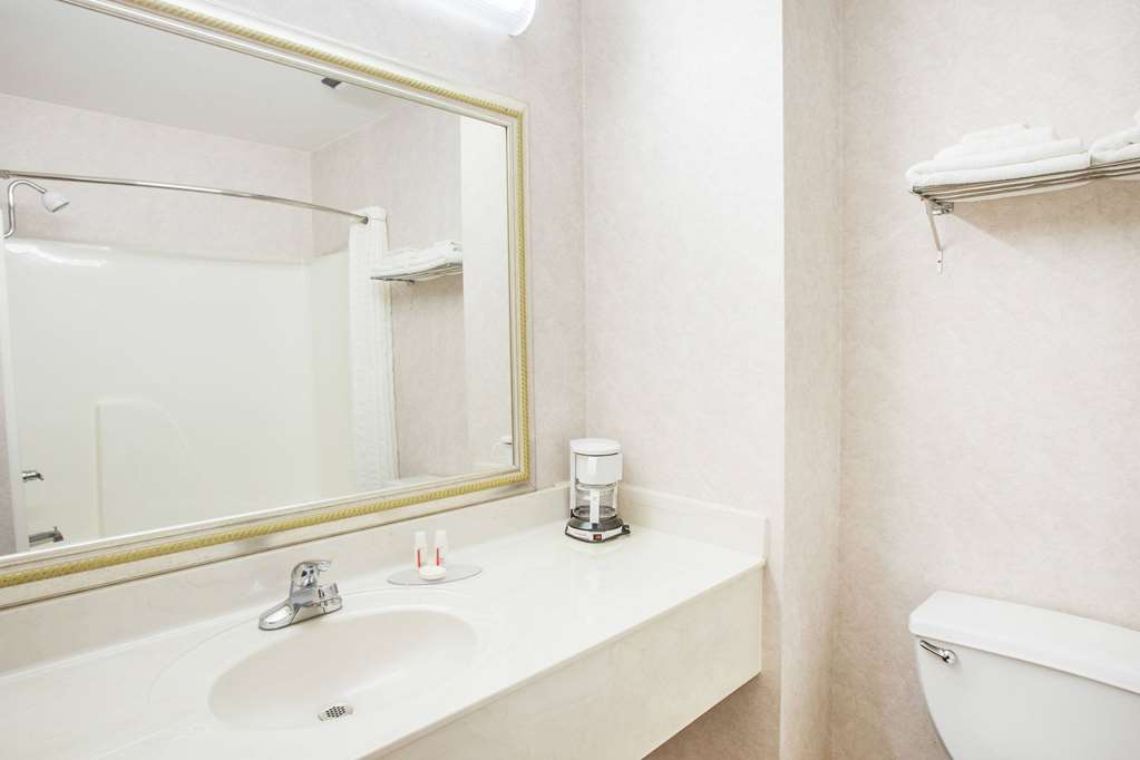 Super 8 by Wyndham White Hall - photo 9