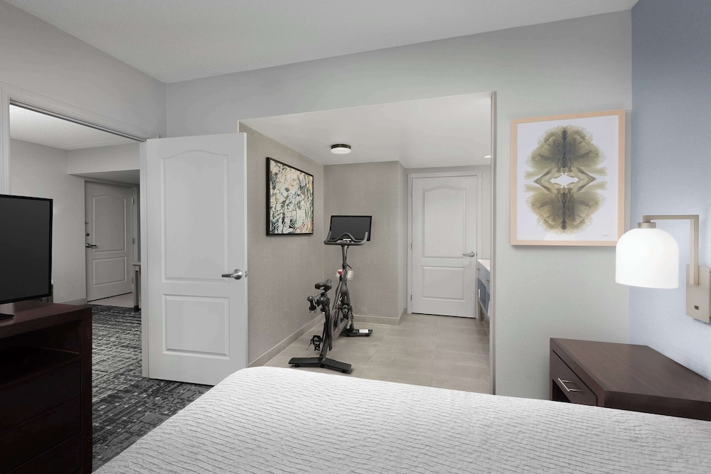 Homewood Suites by Hilton Reading - photo 10