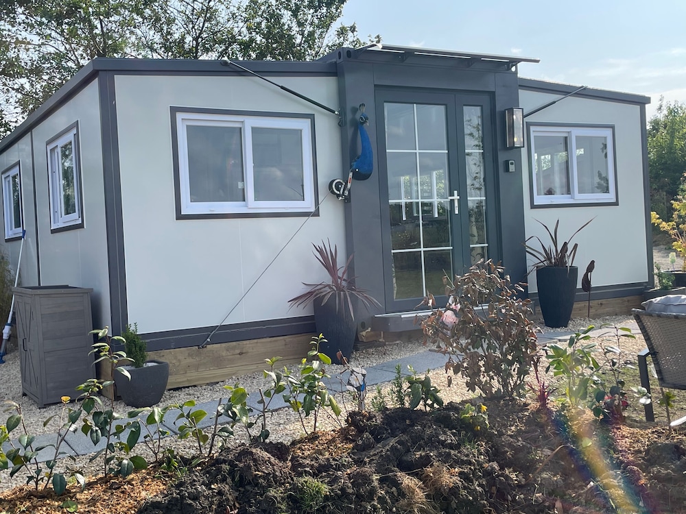 Birch Tree Lodge Sleeps 4 Set in 3 Acres