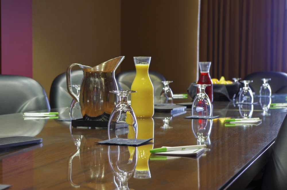 Holiday Inn Pewaukee Milwaukee West by IHG - photo 5