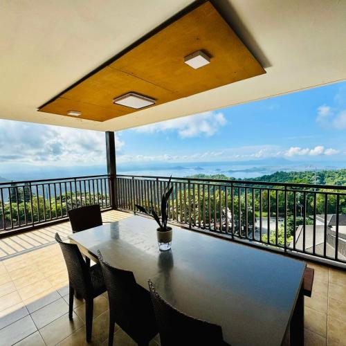 Tagaytay Staycation Balaico 2 Balconies Taal View 2br — Tagaytay