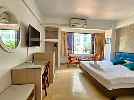 Sukhumvit Crown — hotel in Khlong Toei