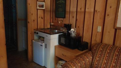Alpine Motel - photo 3