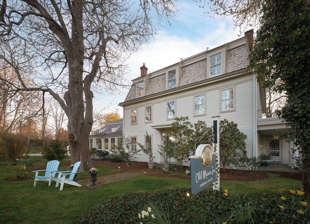 The Old Manse Inn — 4-Star Luxury Hotel in Brewster, United States