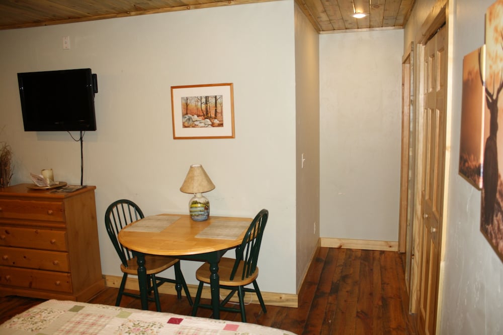 The Historic Wapiti Lodge - photo 30