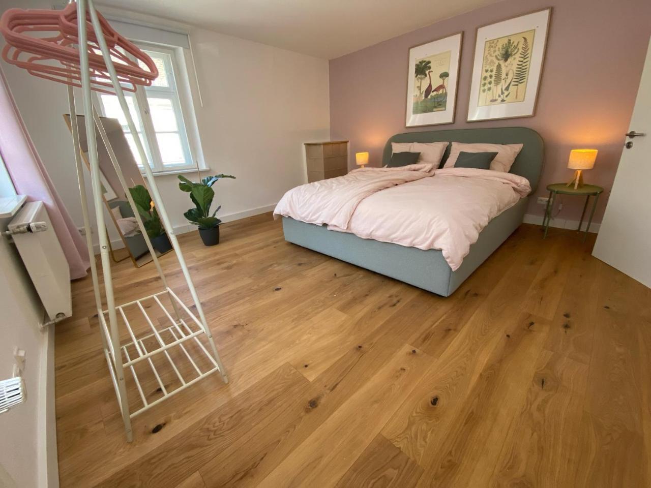 Dachau Altstadt Apartment mit Küche für bis zu 6 Gäste nahe Schloss und ÖPNV — 4-Star Luxury Hotel in Dachau, Germany