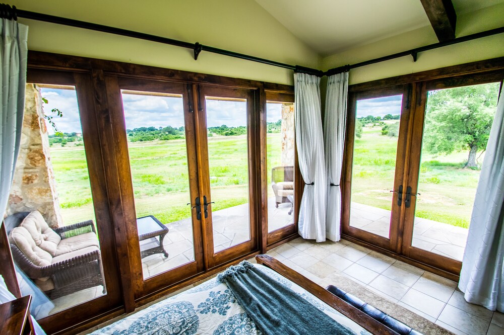 The Vineyard at Florence - photo 4