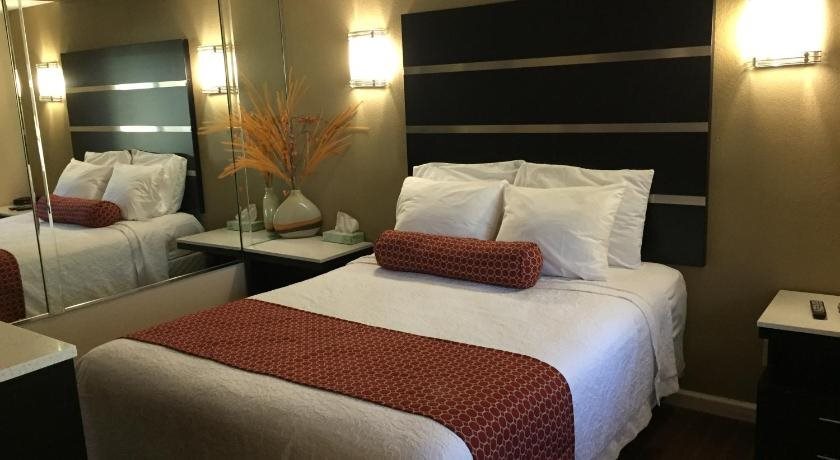 Relax Inn North Babylon - photo 16