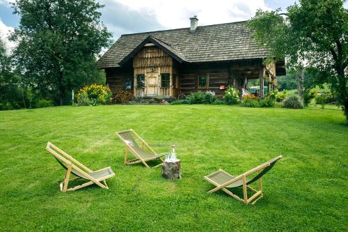 Miejsce po Dworze in Czarna, Poland