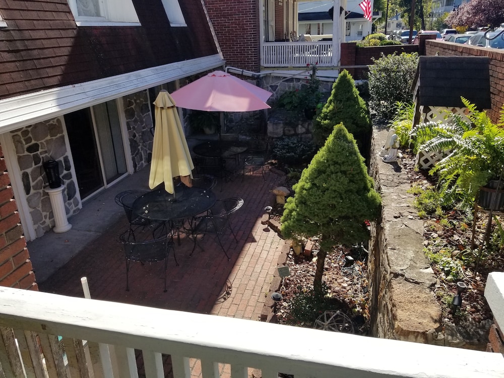 Maria's Garden and Inn - photo 24