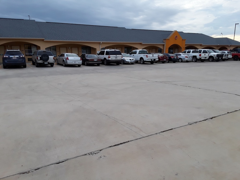 Sunbridge Inn & Suites - photo 16