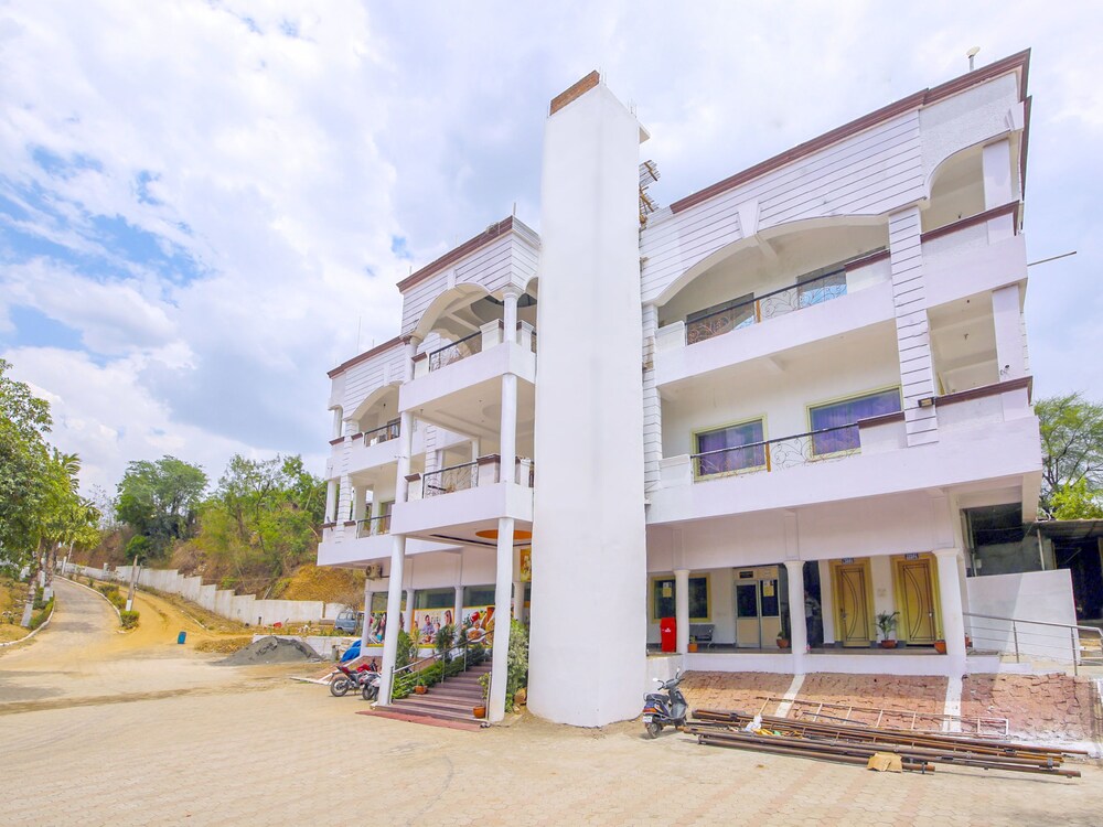 OYO 14793 Sukooon Resort in Jabalpur, India