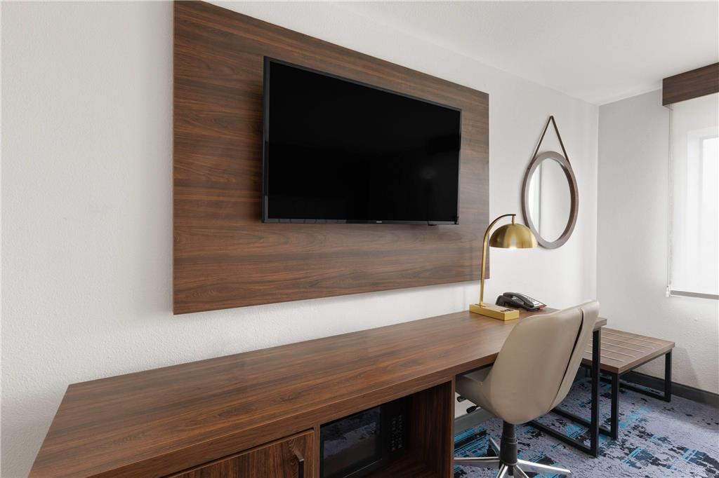 La Quinta Inn & Suites by Wyndham Springdale - photo 27