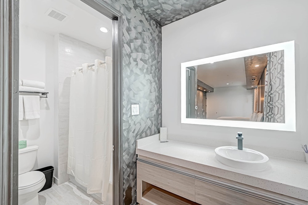 Surestay Hotel By Best Western Houston Southeast - photo 13