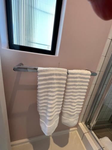 Flamingo luxury one bed room apartment in the heart of Sea Point Best location 24 7 security 5 mins to beach Book Now
