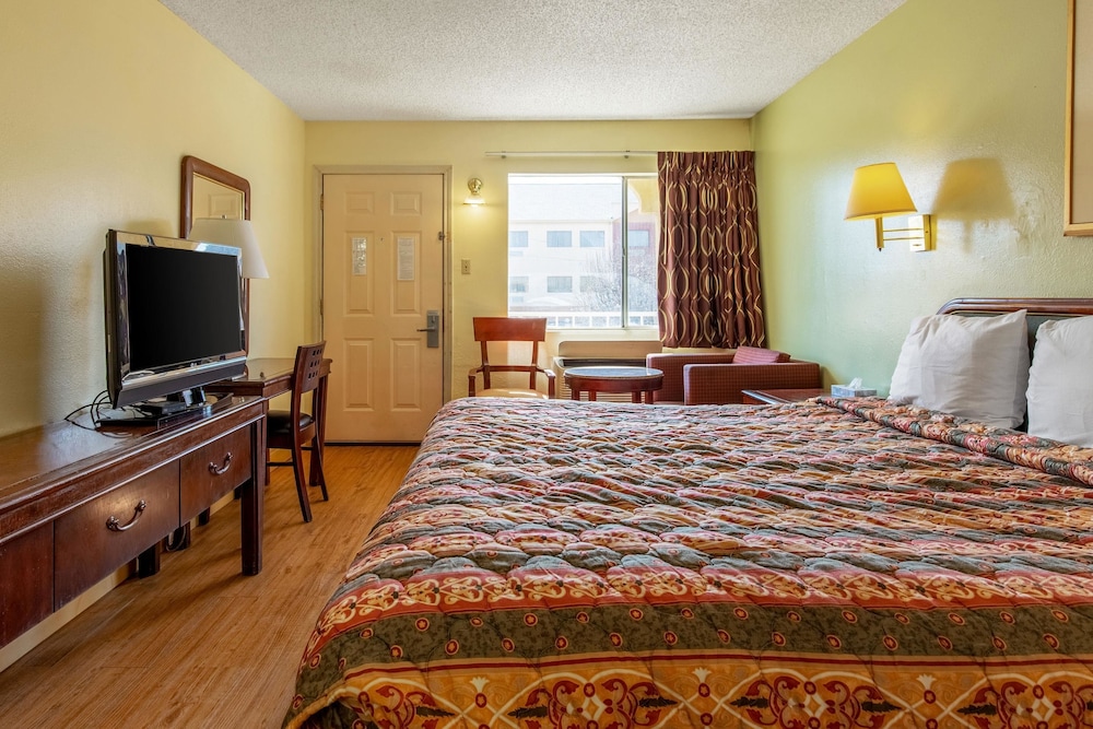 Super 8 by Wyndham Waco North I 35 - photo 18