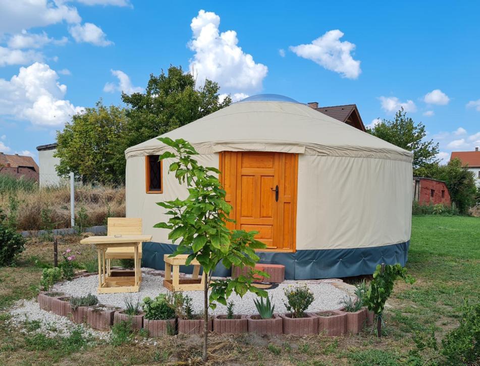 Jurtafarm Ráckeve a nomád luxus — hotel in Rackeve