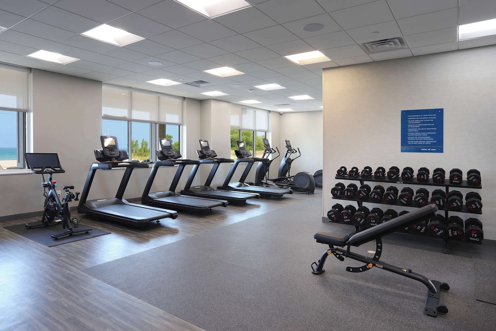 Hampton Inn & Suites Manistee Waterfront - photo 32