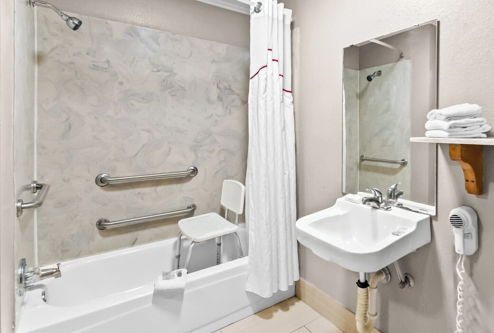 Red Roof Inn Lexington Hamburg - photo 20