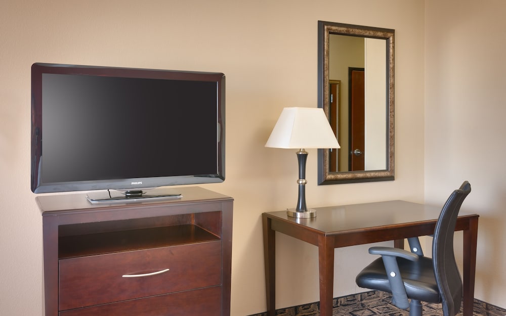 Holiday Inn Hotel & Suites Salt Lake City Airport West by IHG - photo 13