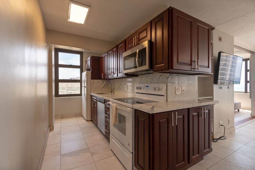 Newly Remodeled Corner Unit at the Waikiki Banyan with Diamond Head Views - photo 11
