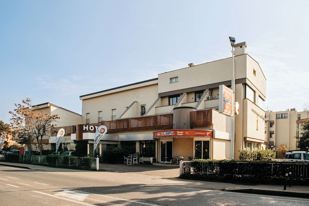 Hotel Olimpia — 4-Star Luxury Hotel in Imola, Italy