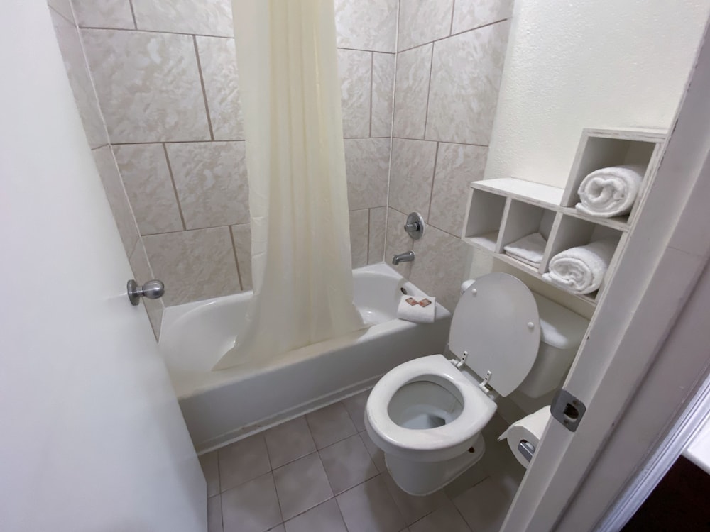 Royal Inn Richmond Hill Savannah I 95 - photo 23
