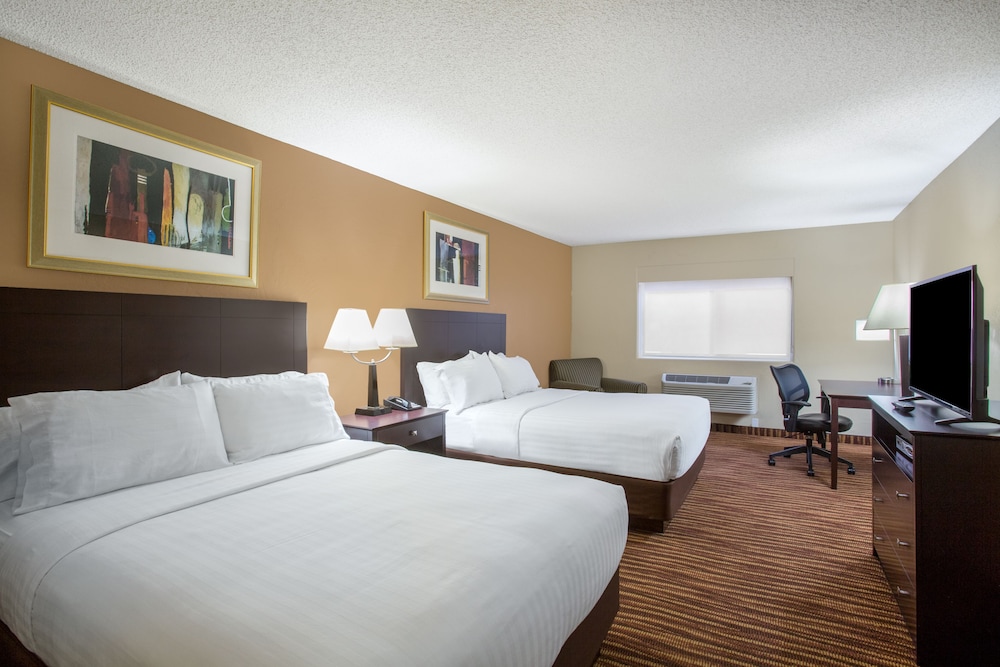 First Choice Inns at the Swell - photo 7