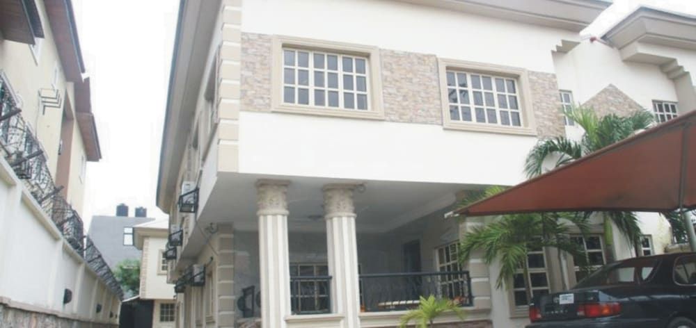Upper Class Suites - carbon neutral hotel in Lagos