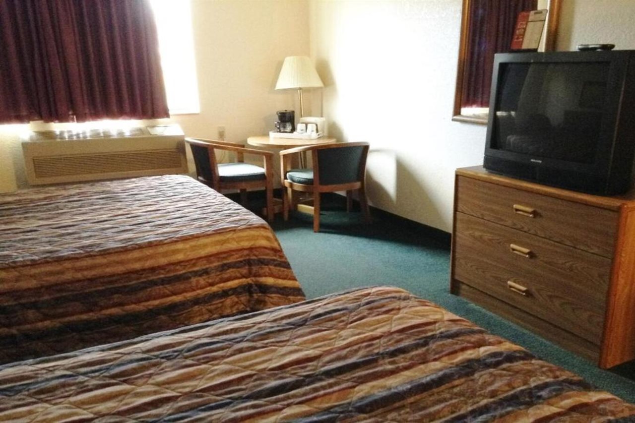 Travelodge by Wyndham Hudsonville - photo 10