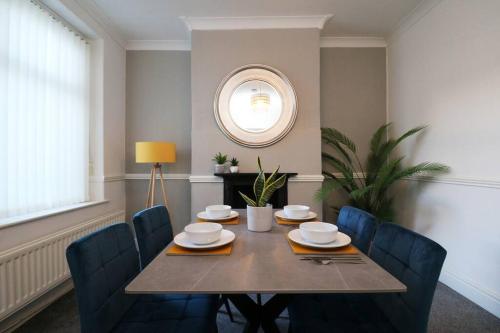 Lancaster 2 Bedroom Characterful House with Wifi — 4-Star Luxury Hotel in Lancaster, United Kingdom