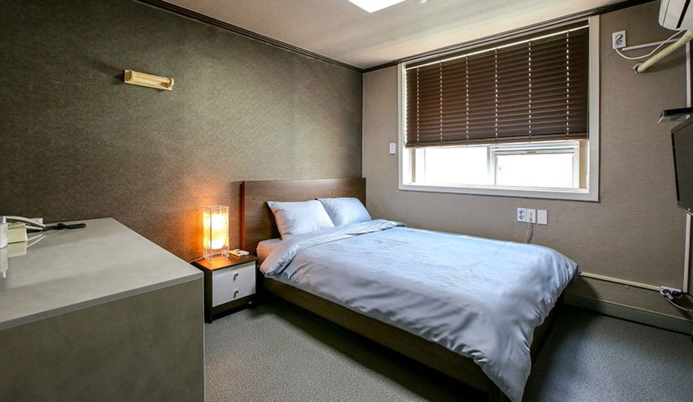 Seven Motel — hotel in T'aebaek