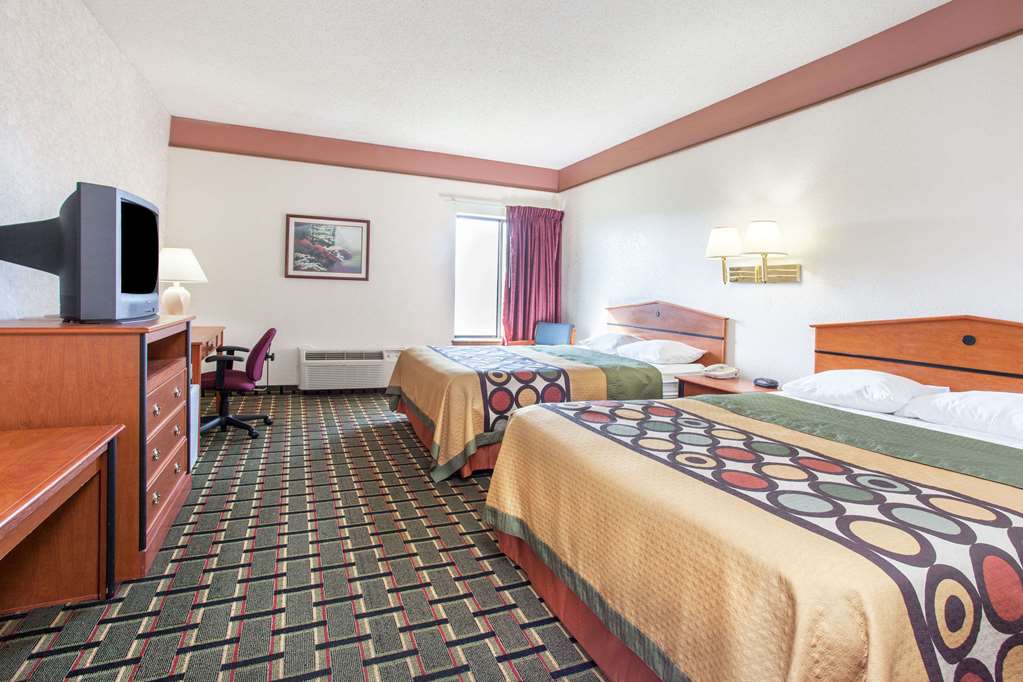 Super 8 by Wyndham Atchison - photo 9