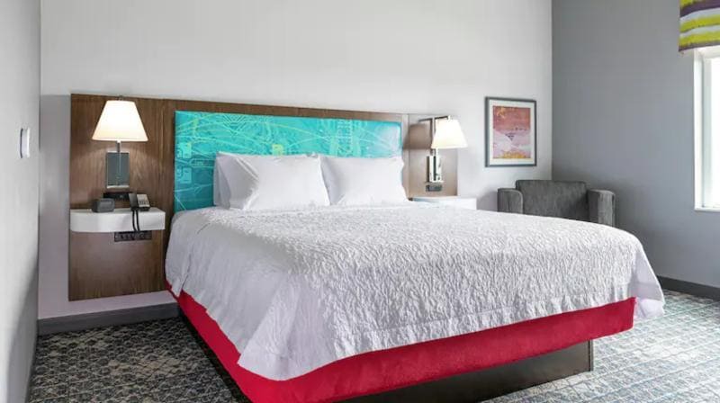 Hampton Inn & Suites Marshfield - photo 7
