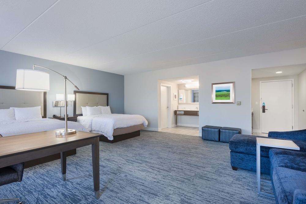 Hampton Inn Mount Airy - photo 11