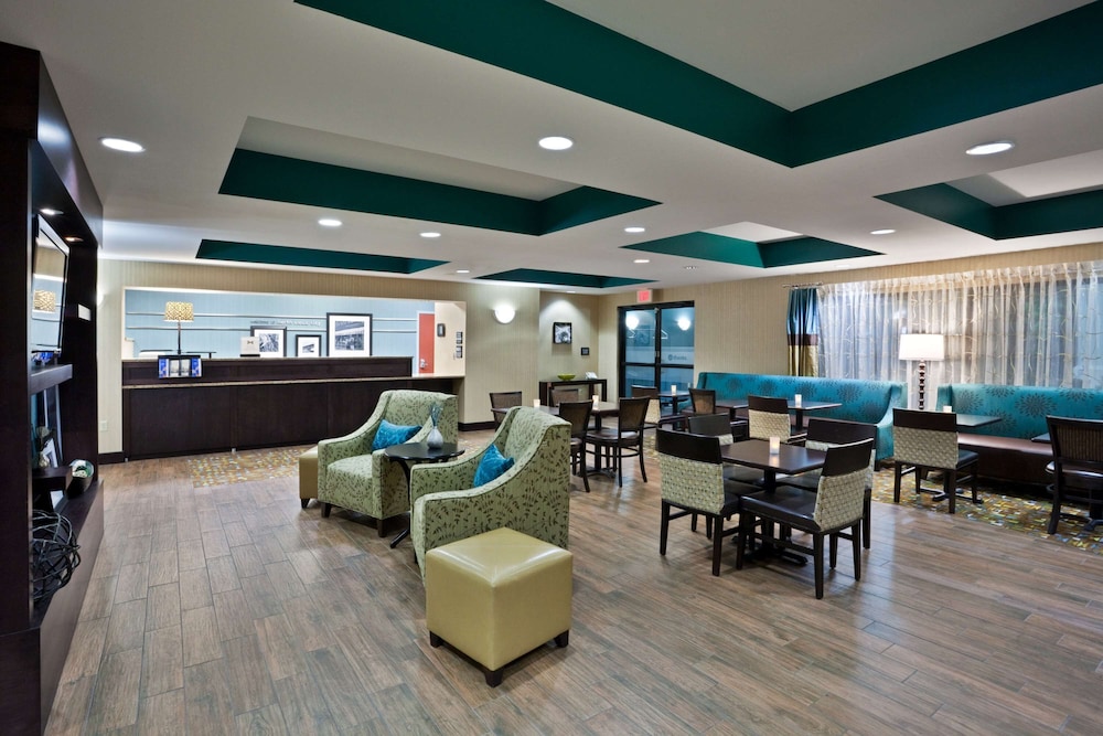 Hampton Inn North Sioux City - photo 3