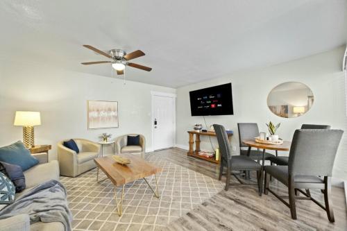 Spacious and Stylish Apartment right by AT&T Stadium — 4-Star Luxury Hotel in Arlington, United States