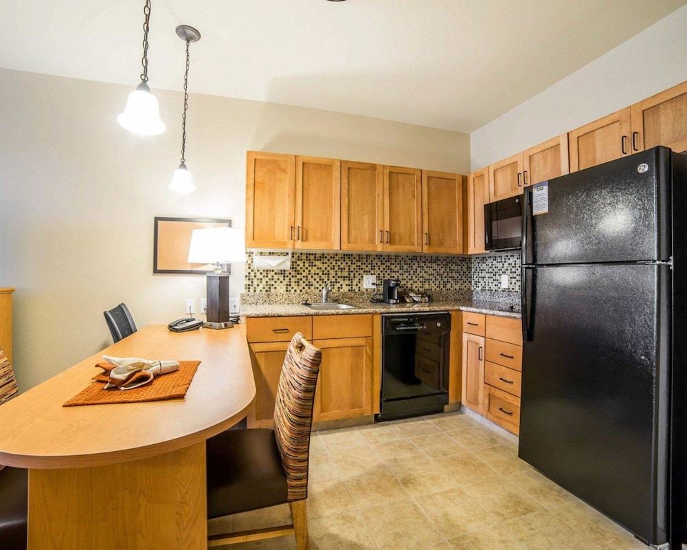 MainStay Suites Sidney Medical Center - photo 23