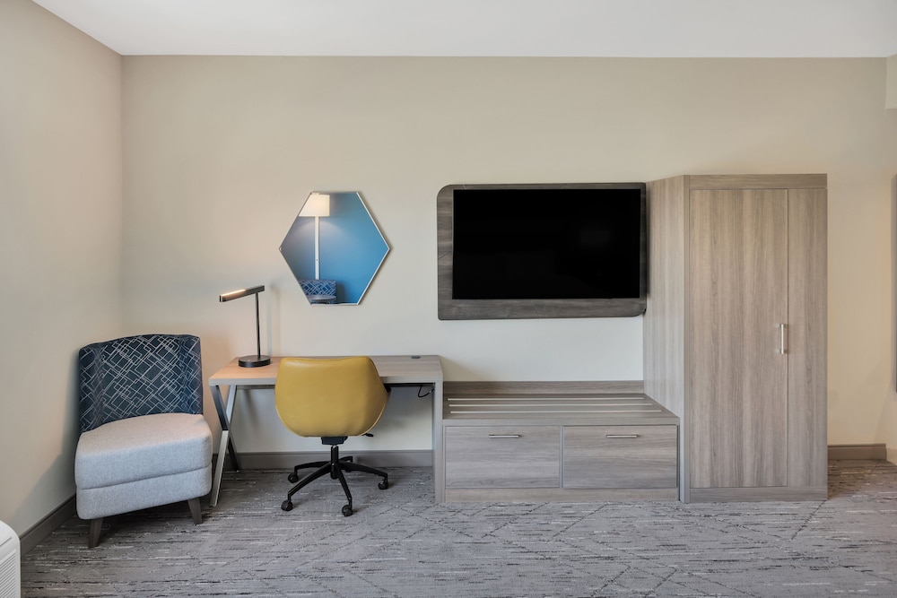 Holiday Inn Express & Suites Fort Walton Beach Eglin Area by IHG - photo 23