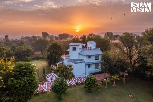 StayVista's Nature Ville City Escape with Terrace Balconies with View Lawn & Gazebo — 4-Star Luxury Hotel in Jaipur, India