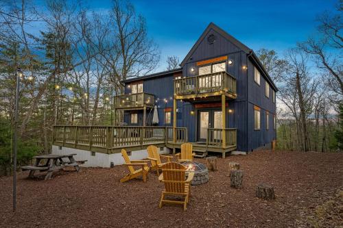 Resort Getaway Golf BMX trail Hot Tub & Arcade — hotel in Basye