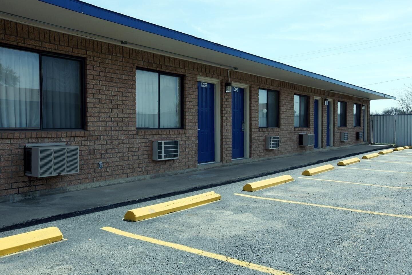 Americas Best Value Inn Comanche - photo 19