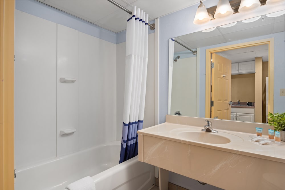 Bonita Beach Hotel - photo 21