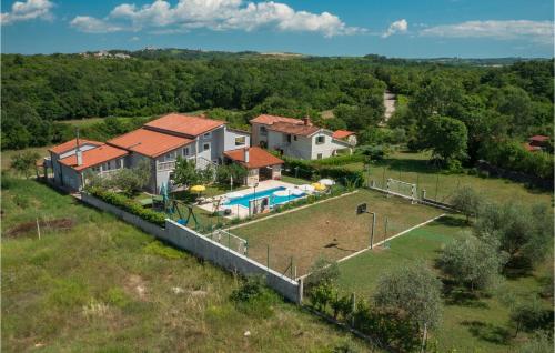 Three Bedroom Holiday Home In Buje — 4-Star Luxury Hotel in Buje, Croatia