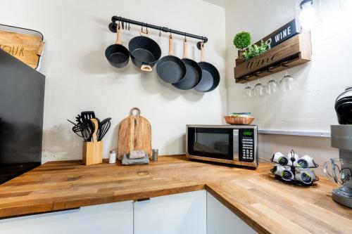 Spring Dream 2BR Apt with Parking in the Heart of DT — 4-Star Luxury Hotel in Tucson, United States