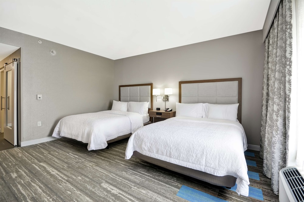 Hampton Inn Blue Ash Cincinnati - photo 17