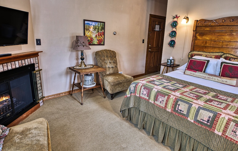Rockwell Falls Inn and Wine Bar - photo 15