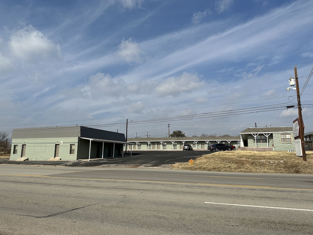 Llano Motel - photo 54